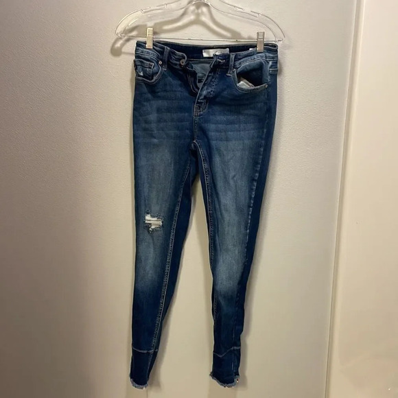 Nwot KanCan woman jeans - Picture 2 of 14